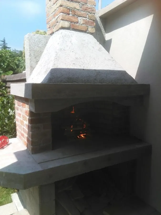 Apartment Floresita Задар